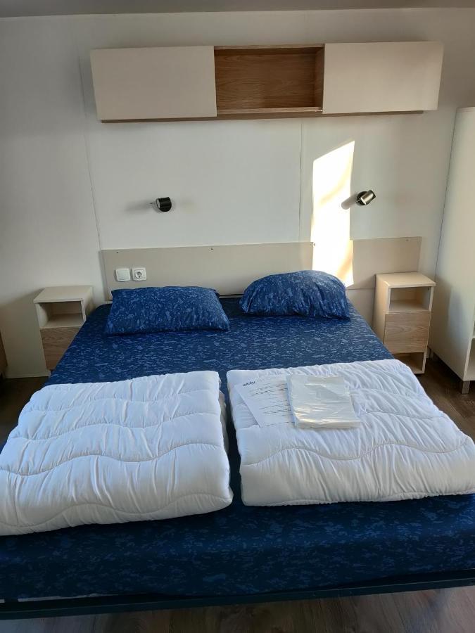 Holiday In Ренессе Экстерьер фото